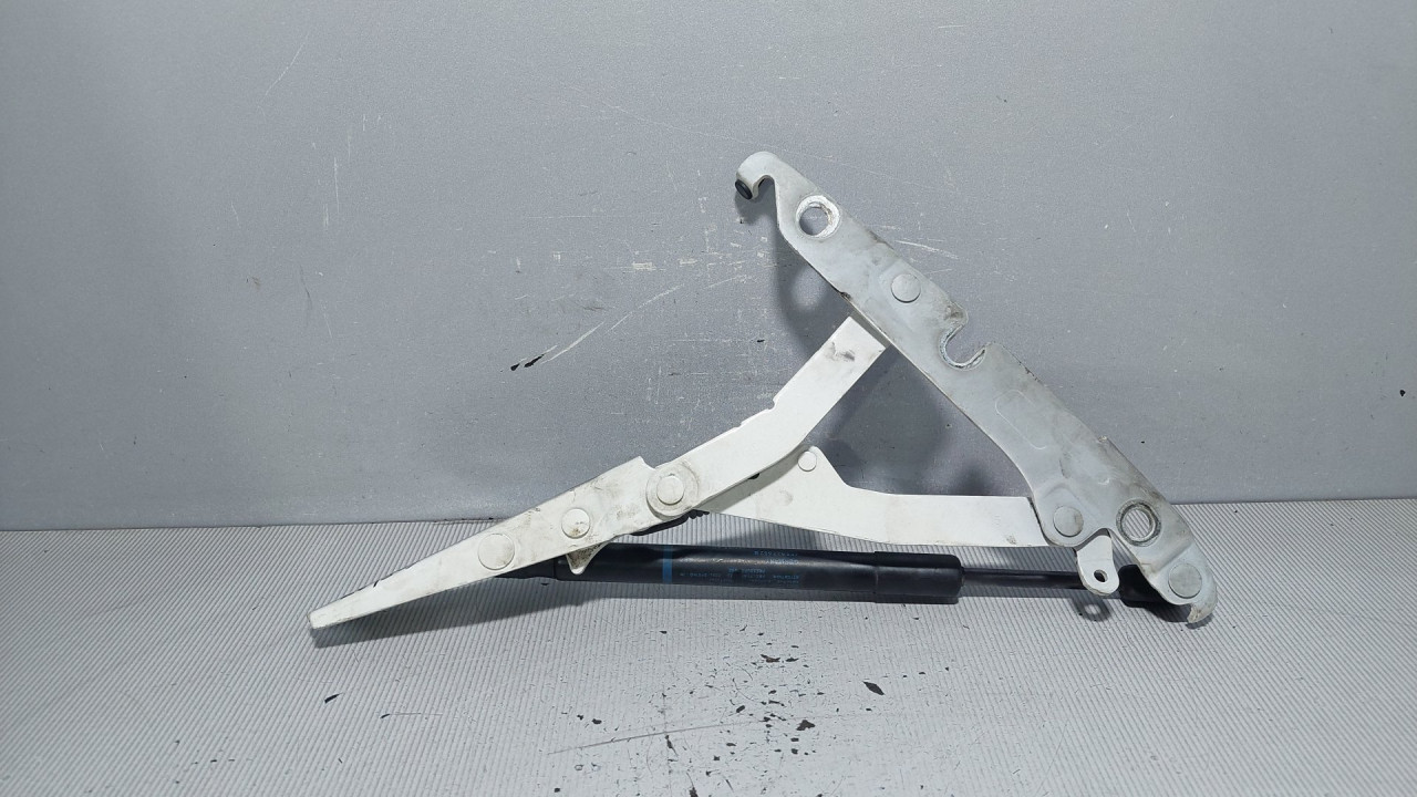 DIJELOVI BAGLAMA GEPEKA AUDI A6 > 04-08 4F5827302A