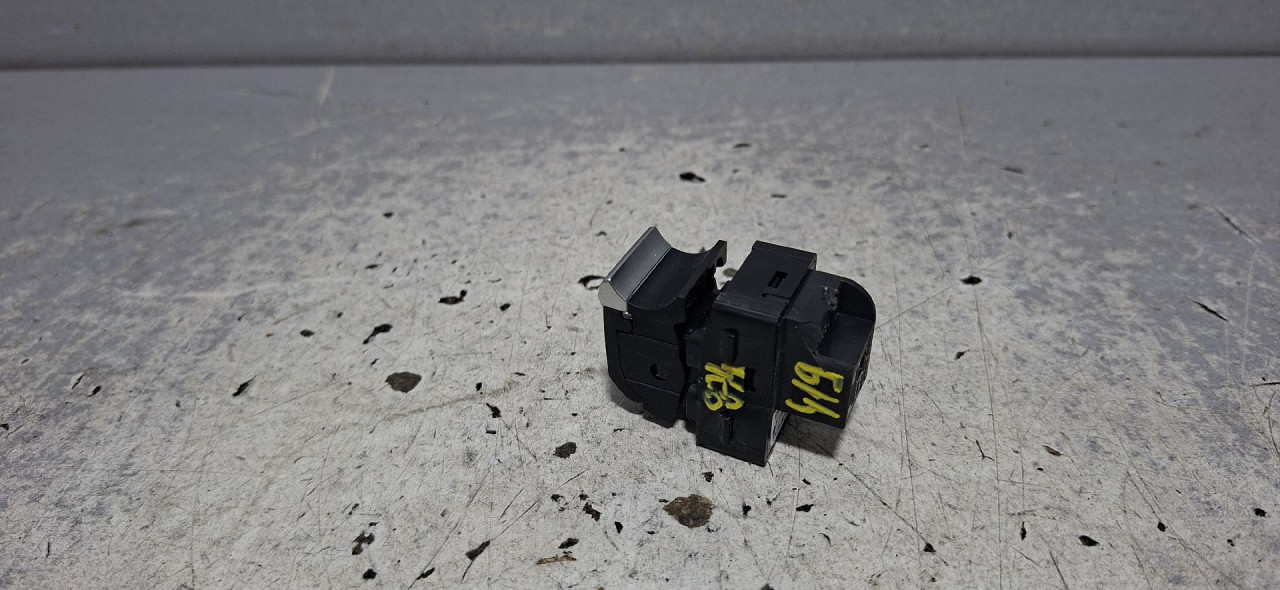 DIJELOVI PREKIDACI PROZORA AUDI A4 (B9) > 15-18 2.0 4M0959855