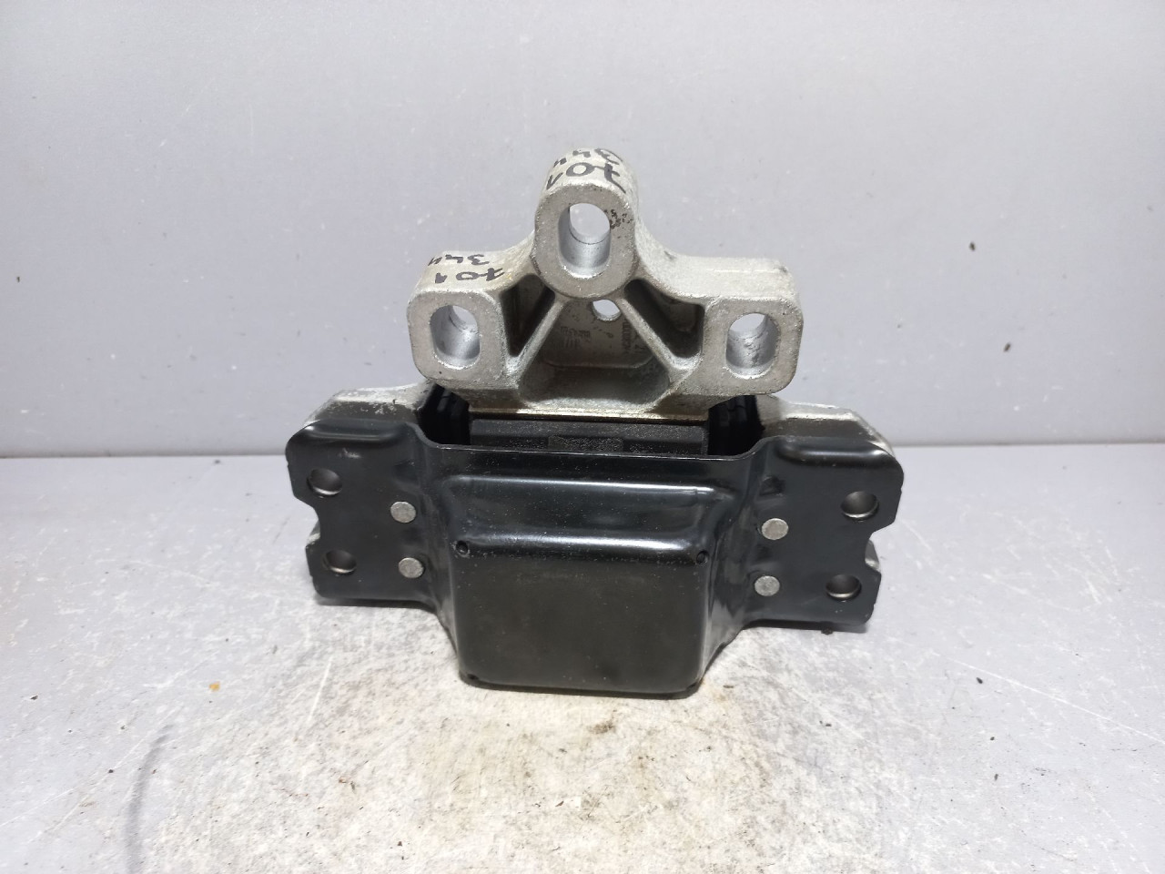 DIJELOVI NOSAC MOTORA VW CADDY > 15-20 1K0199555Q