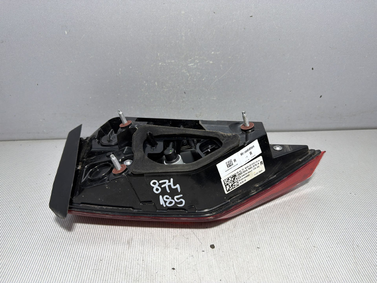 DIJELOVI STOP SVJETLO AUDI Q3 > 18- 2.0 83A945076A