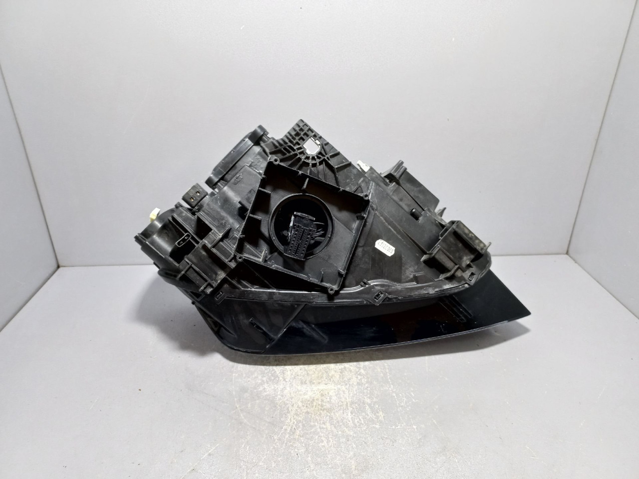 DIJELOVI FAR AUDI Q2 > 16-20 81A941033B
