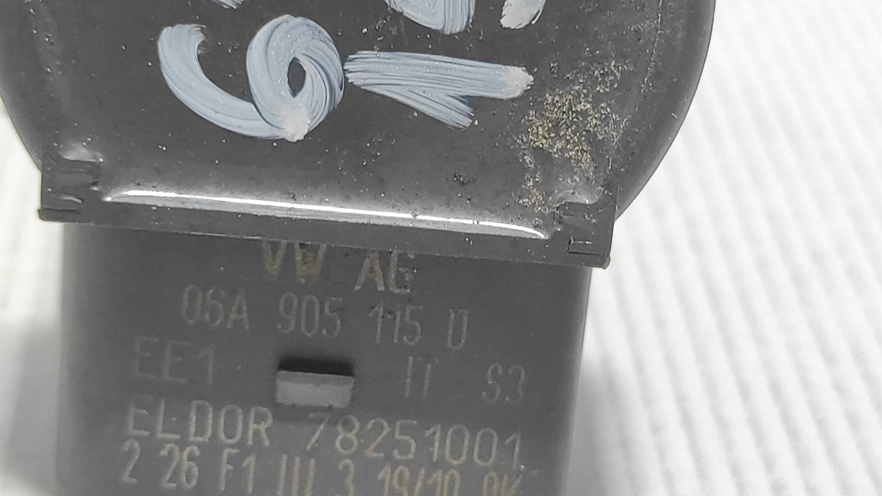 DIJELOVI BOMBINA AUDI A3 > 96-03 06A905115D