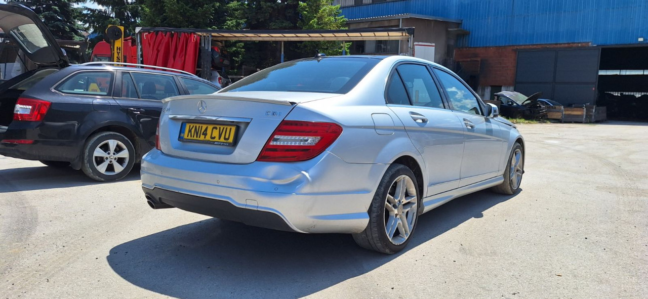 DIJELOVI MERCEDES C KLASA C220 C204 CDI 2014 MJENJAC MOTOR 651911