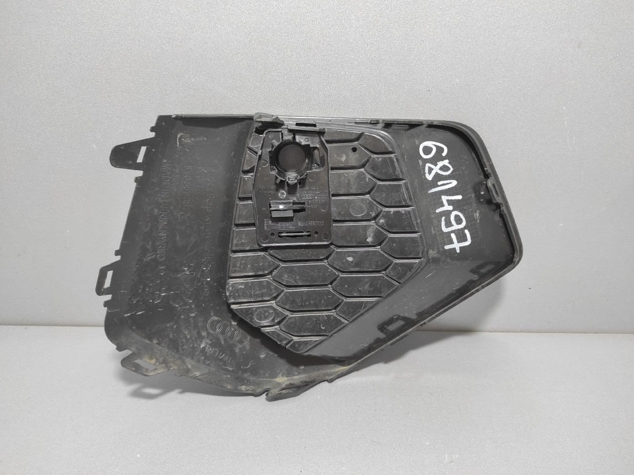 PLASTIKA BRANIKA AUDI A3 (8VF/8VK) > 16- 8Y0807681A
