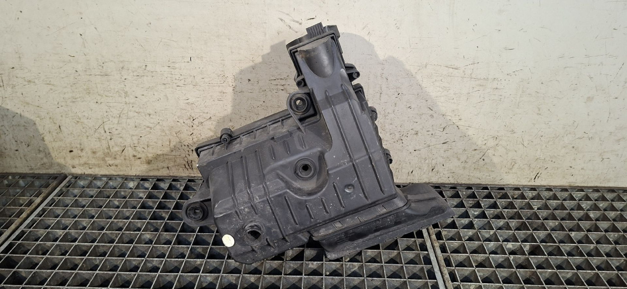 KUCISTE FILTERA ZRAKA AUDI A3 (8V1/8VA) > 12-16 5Q0129607AA