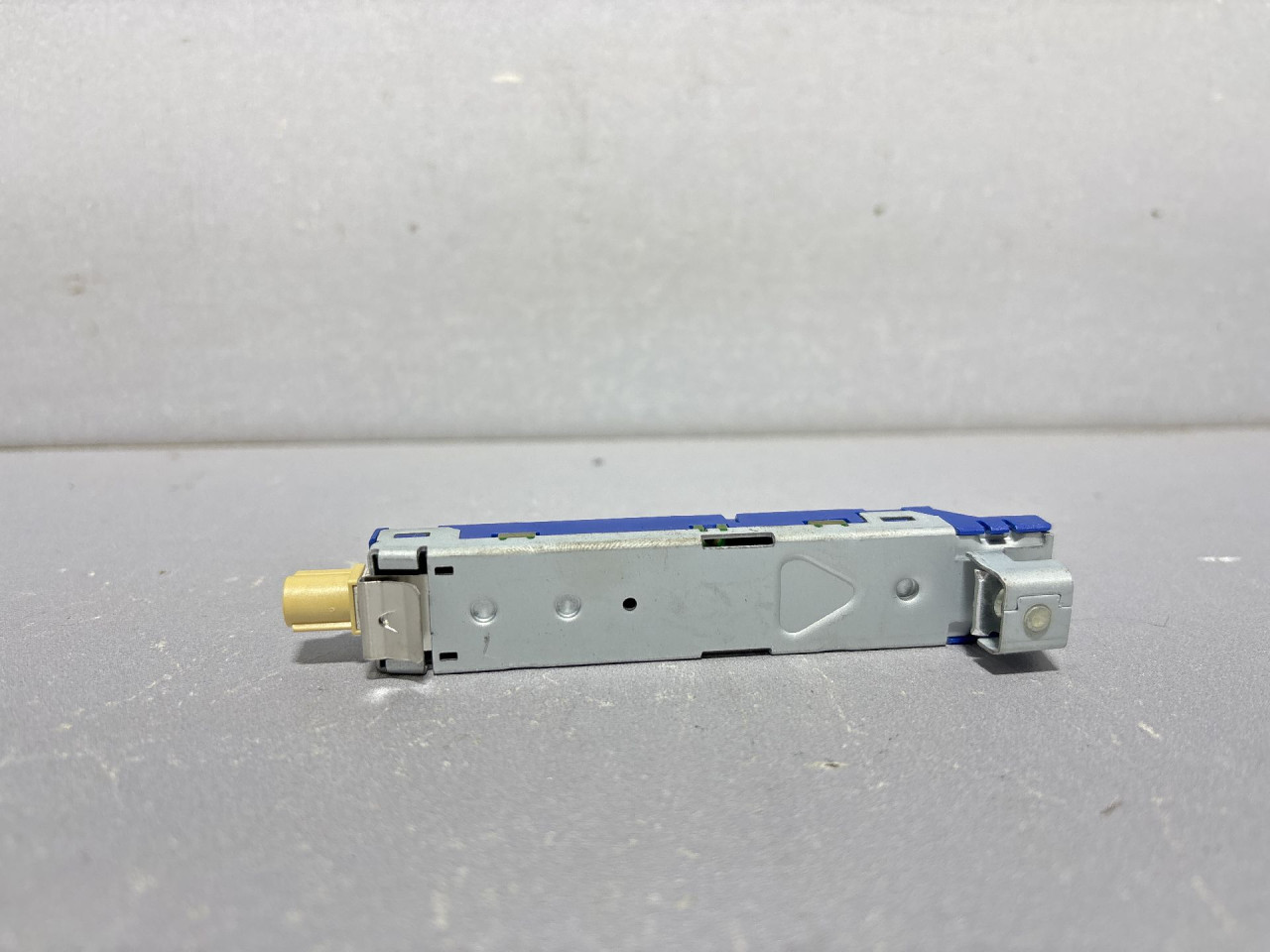 DIJELOVI ANTENA AUDI A4 (B9) > 19- 8W9035225B