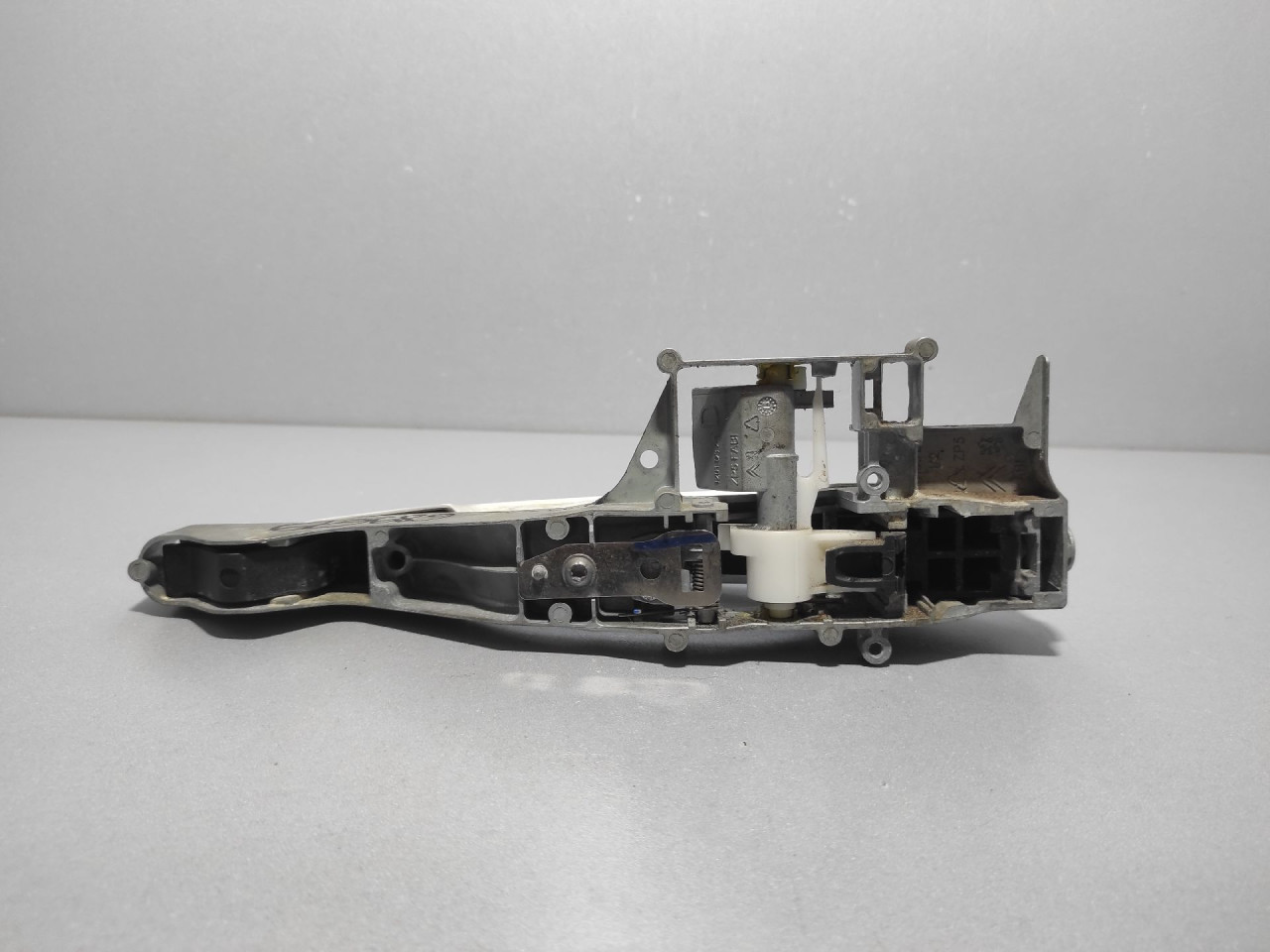 RUCKA VRATA PEUGEOT 2008 > 16-19 9680168580