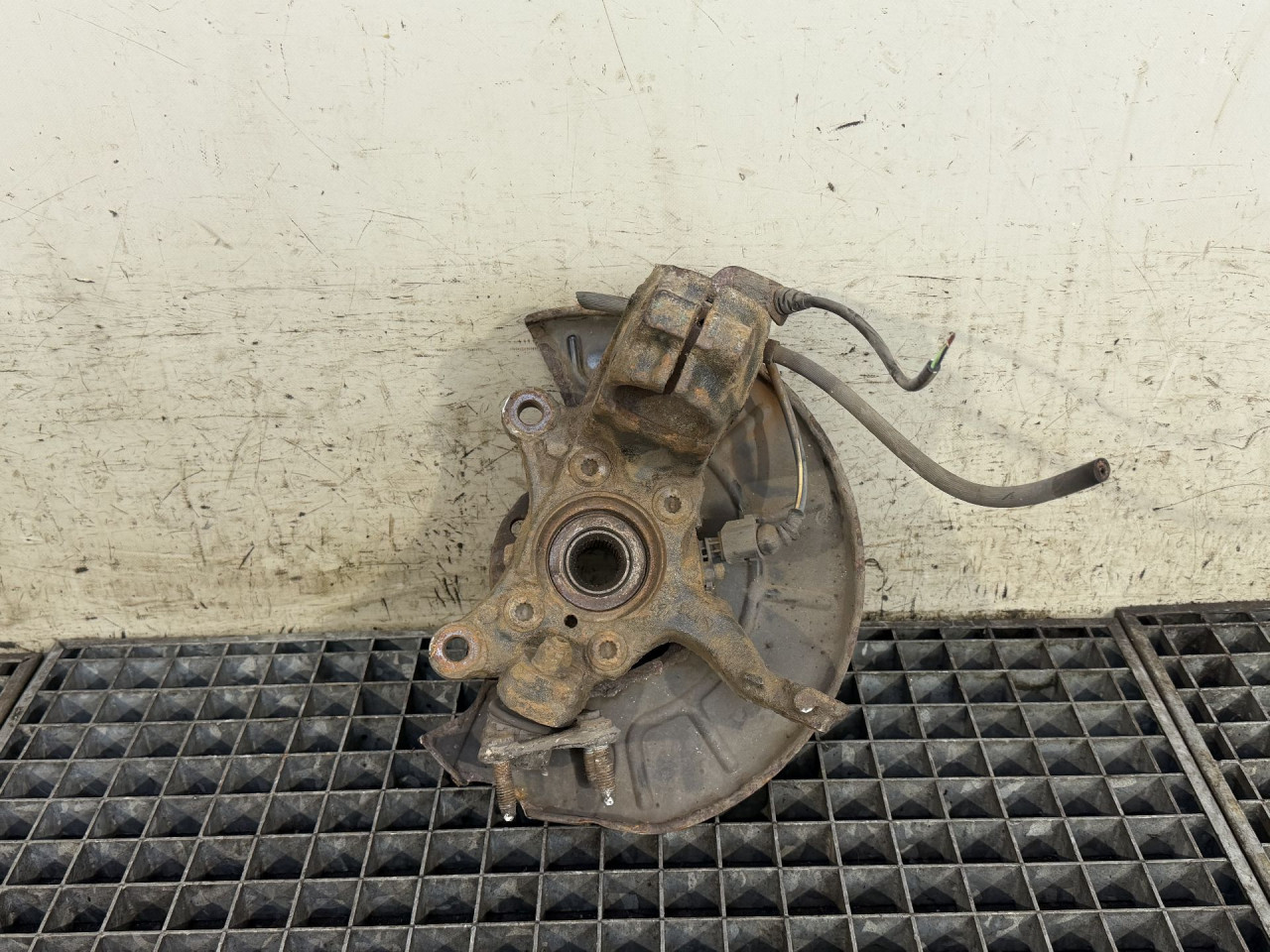 DIJELOVI GLAVCINA AUDI Q3 > 11-15 2.0 1K0407256AA