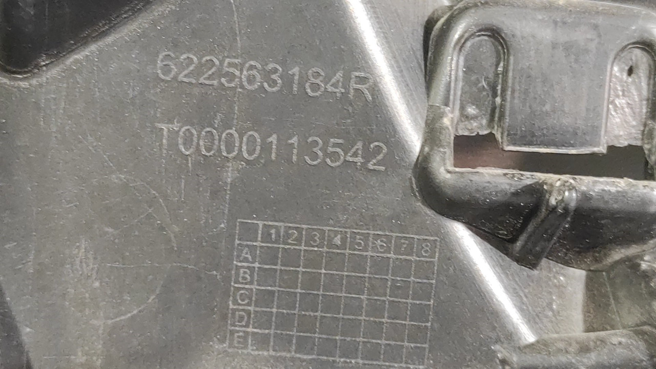 DIJELOVI RESETKA BRANIKA RENAULT CLIO > 12-16 622563184R