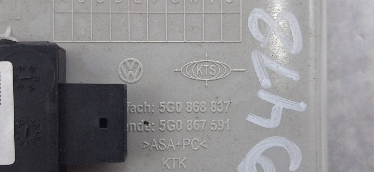 RASVJETA U KABINI VW GOLF 7 > 12-16 5G0868837