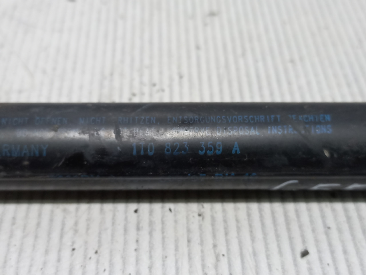 AMORTIZER HAUBE VW TOURAN > 03-06 1T0823359A
