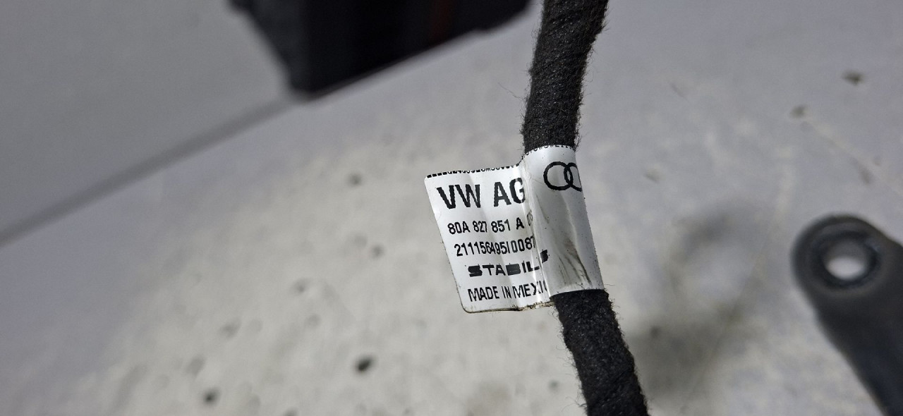 DIJELOVI AMORTIZER GEPEKA AUDI Q5 (FY) > 17 - 20  2.0 80A827851A