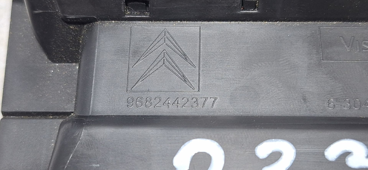 DIJELOVI RESETKA VENTILACIJE CITROEN C5 > 08-10 2.0 9682442377