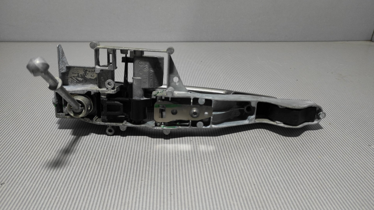 RUCKA VRATA PEUGEOT 208 > 12-15 9680168680