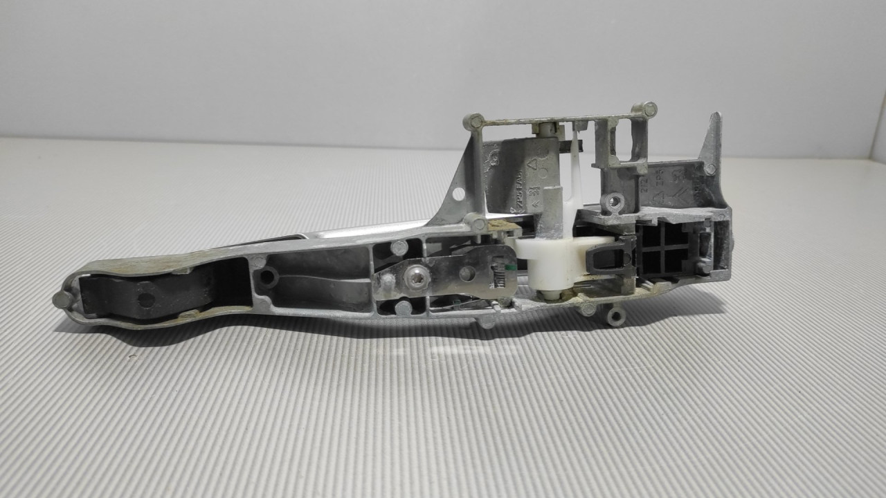 RUCKA VRATA PEUGEOT 208 > 12-15 9680168580