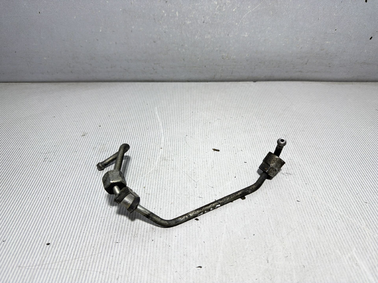 DIJELOVI CRIJEVO VW PASSAT B8 > 14-19 2.0