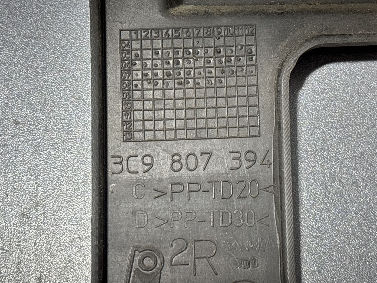 NOSAC ZADNJEG BRANIKA VW PASSAT B6 > 05-10 3C9807394