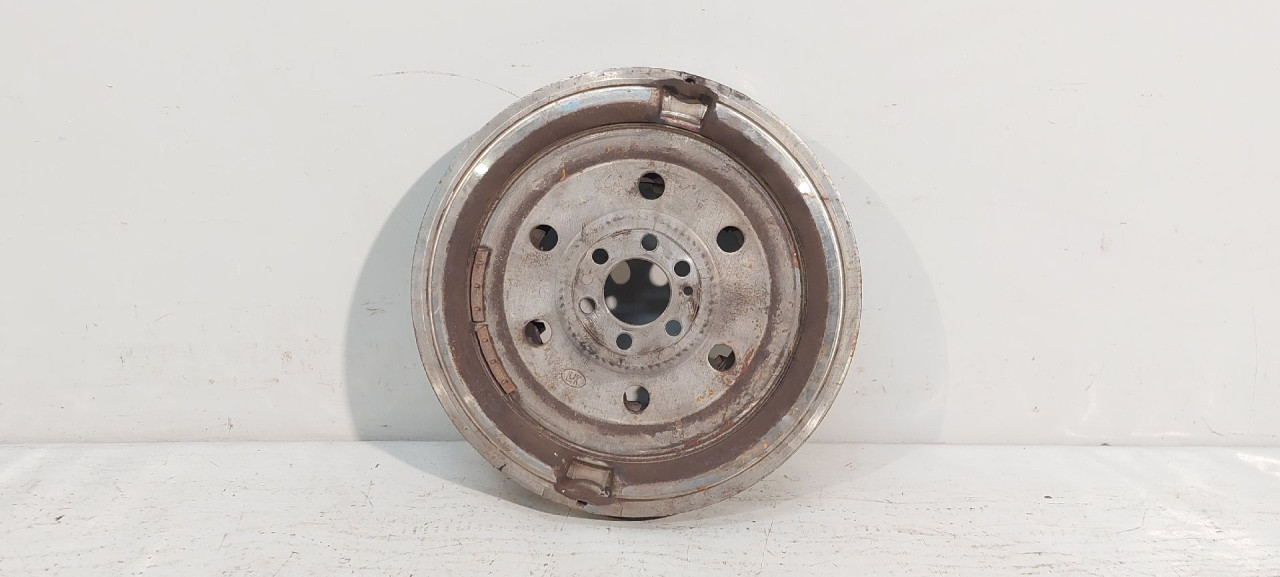 DIJELOVI ZAMAJAC SKODA FABIA > 14- 04B105266C