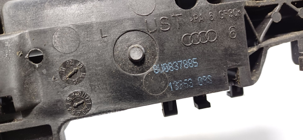 DIJELOVI RUCKA VRATA AUDI Q3 > 11-15 8U0837885