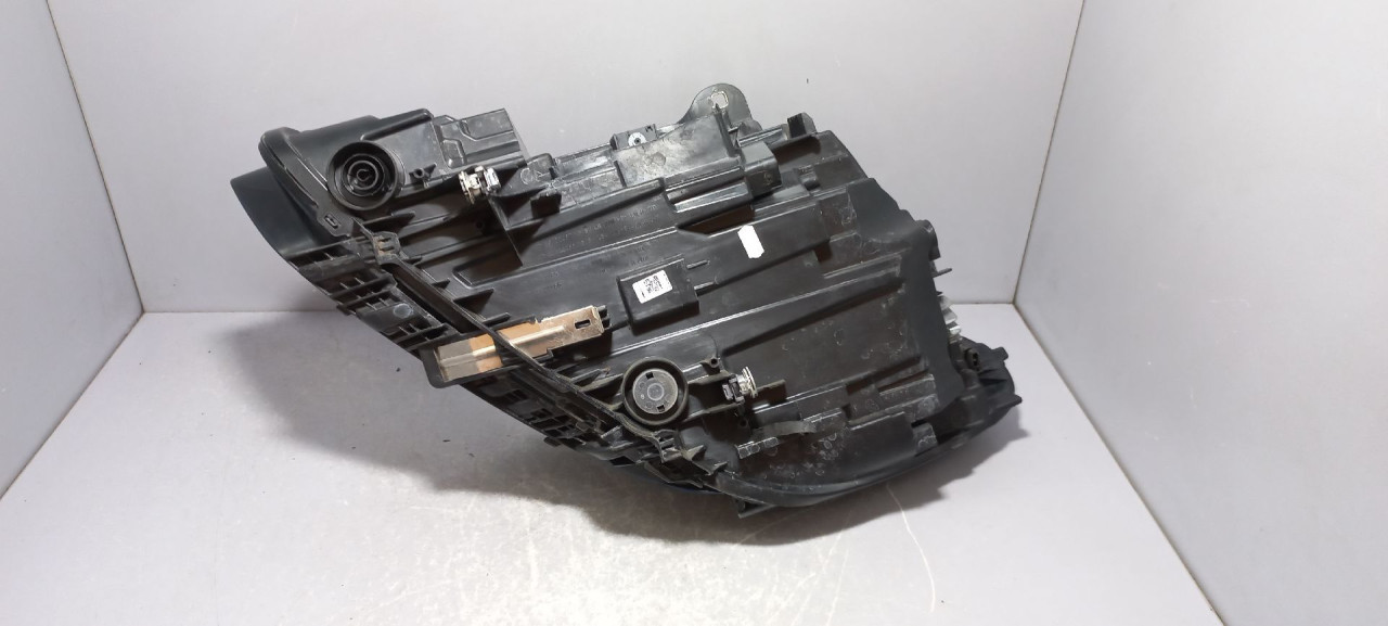 DIJELOVI FAR BMW SERIJA 1 (F40) > 19- 9482808