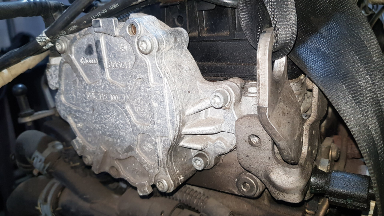 DIJELOVI VAKUM PUMPA VW POLO > 09-14 03L145100G