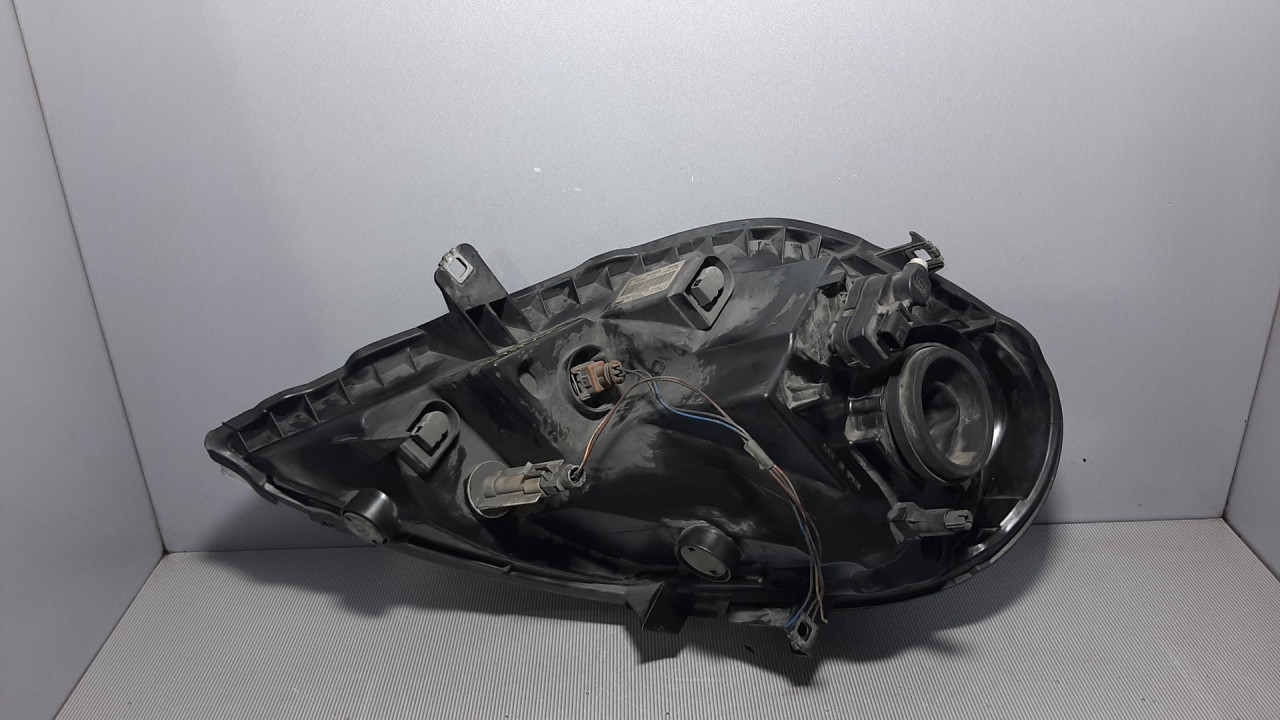 DIJELOVI FAR RENAULT TRAFIC > 07-14 8200701356
