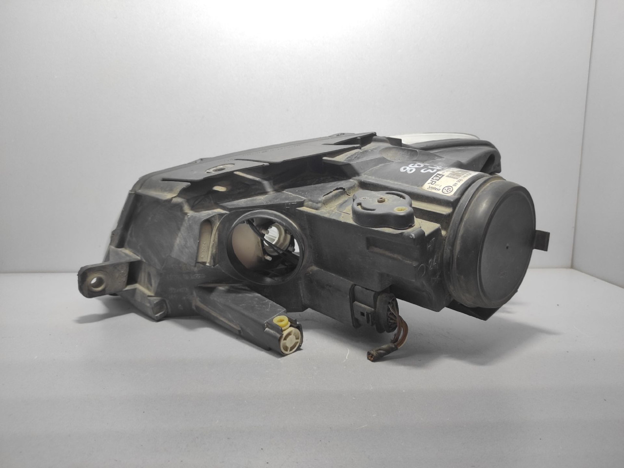 DIJELOVI FAR VW PASSAT B6 > 05-10 3C0941006AB