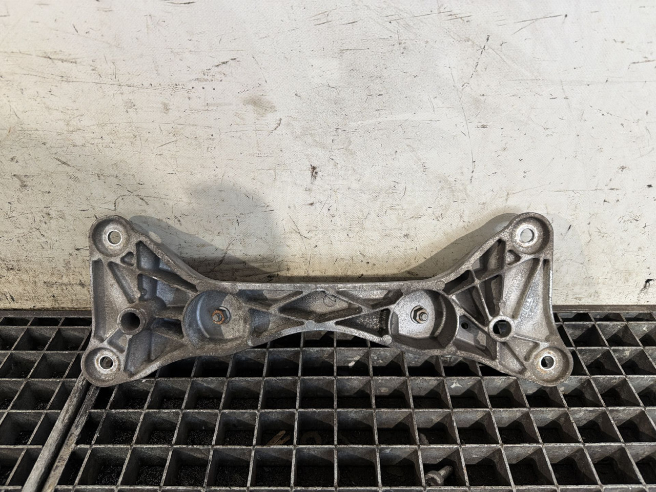 DIJELOVI NOSAC MJENJACA BMW X1 (E84) > 09-12 2.0 6778033