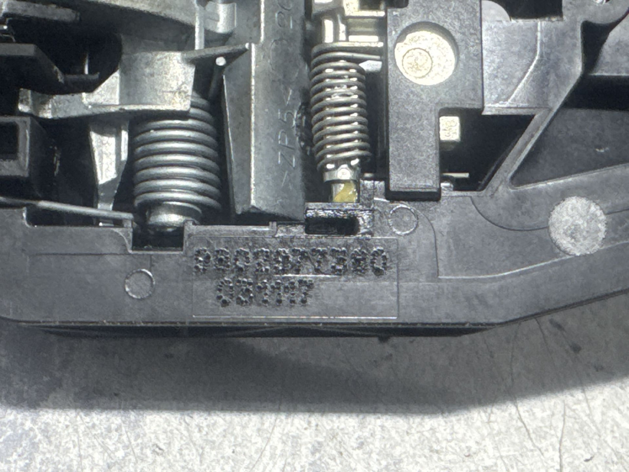 DIJELOVI RUCKA VRATA PEUGEOT PARTNER > 15-18 9802977380