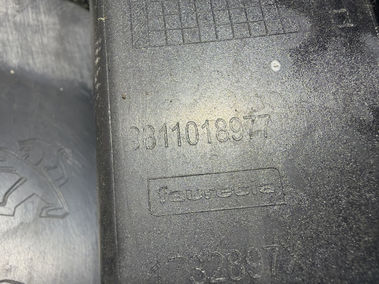 DIJELOVI DESNI DIO BRANIKA PEUGEOT 3008 > 16-20 1.5 9811018977