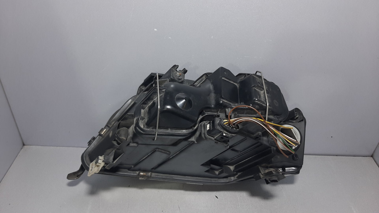 DIJELOVI FAR AUDI A6 > 01-04 15593000