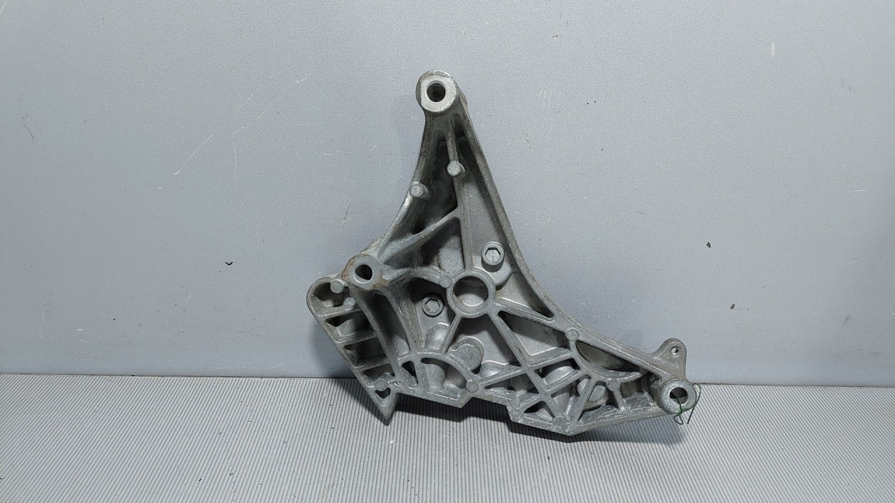 DIJELOVI NOSAC MOTORA VW CADDY > 10-15 03L199207