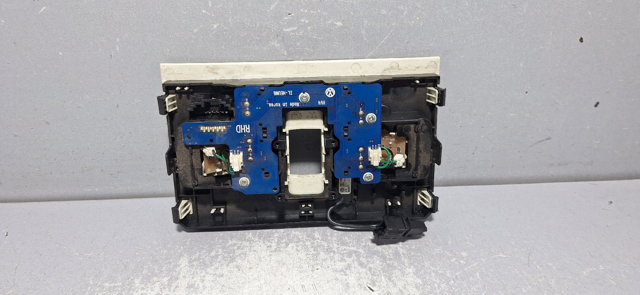 DIJELOVI RASVJETA U KABINI VW PASSAT B8 > 14-19 5G2947105R