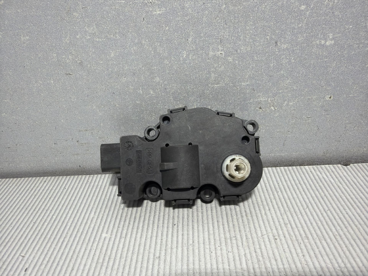 DIJELOVI MOTORIC KLAPNE JAGUAR XE (X760) > 15 -  2.0 EFB497