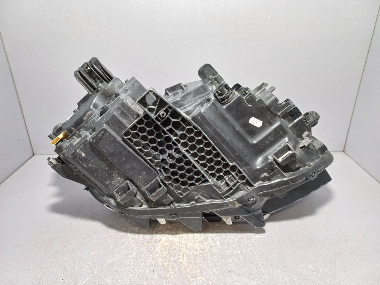 DIJELOVI FAR VW PASSAT B8 > 14- 3G1941081T