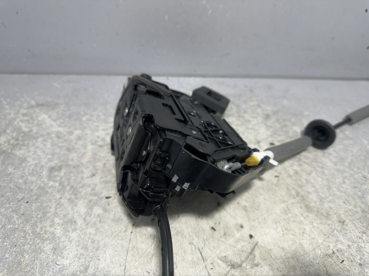 DIJELOVI BRAVA VRATA SKODA KAROQ > 17- 5TA839015D