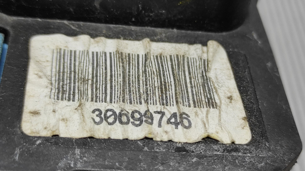 DIJELOVI BRAVA VRATA VOLVO V70 > 05-07 30699746