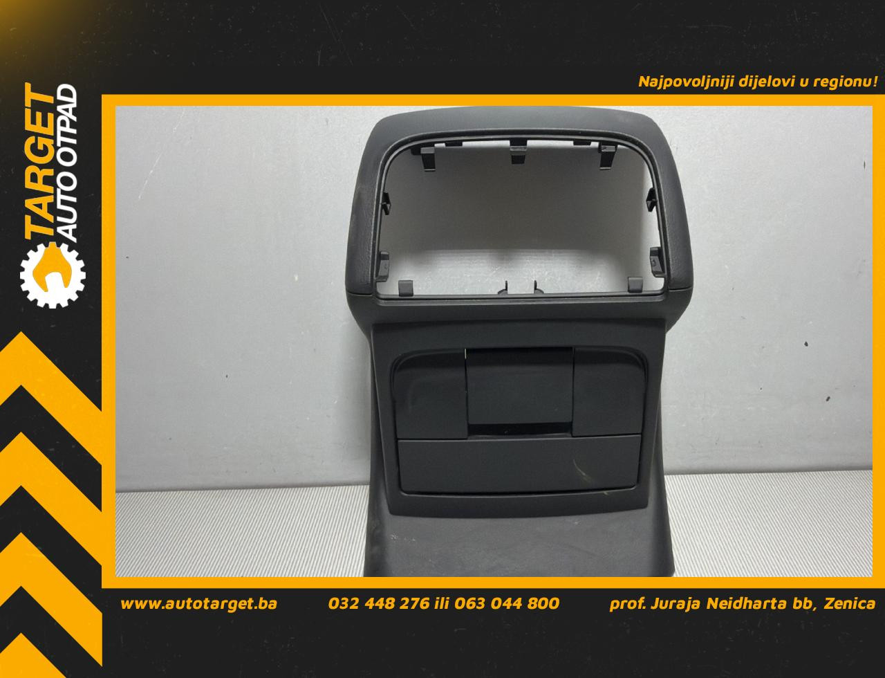 DIJELOVI PLASTIKA AUDI Q5 > 12-16 2.0 8R0864376B