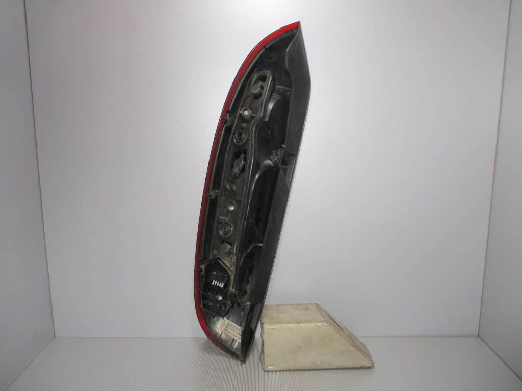 STOP SVJETLO OPEL CORSA C > 00-03 OP030016 89302181