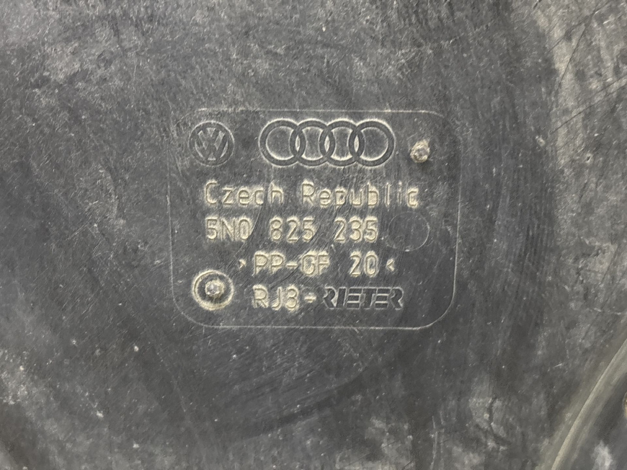 DIJELOVI PODNA ZASTITA VW TIGUAN > 07-11 5N0825235