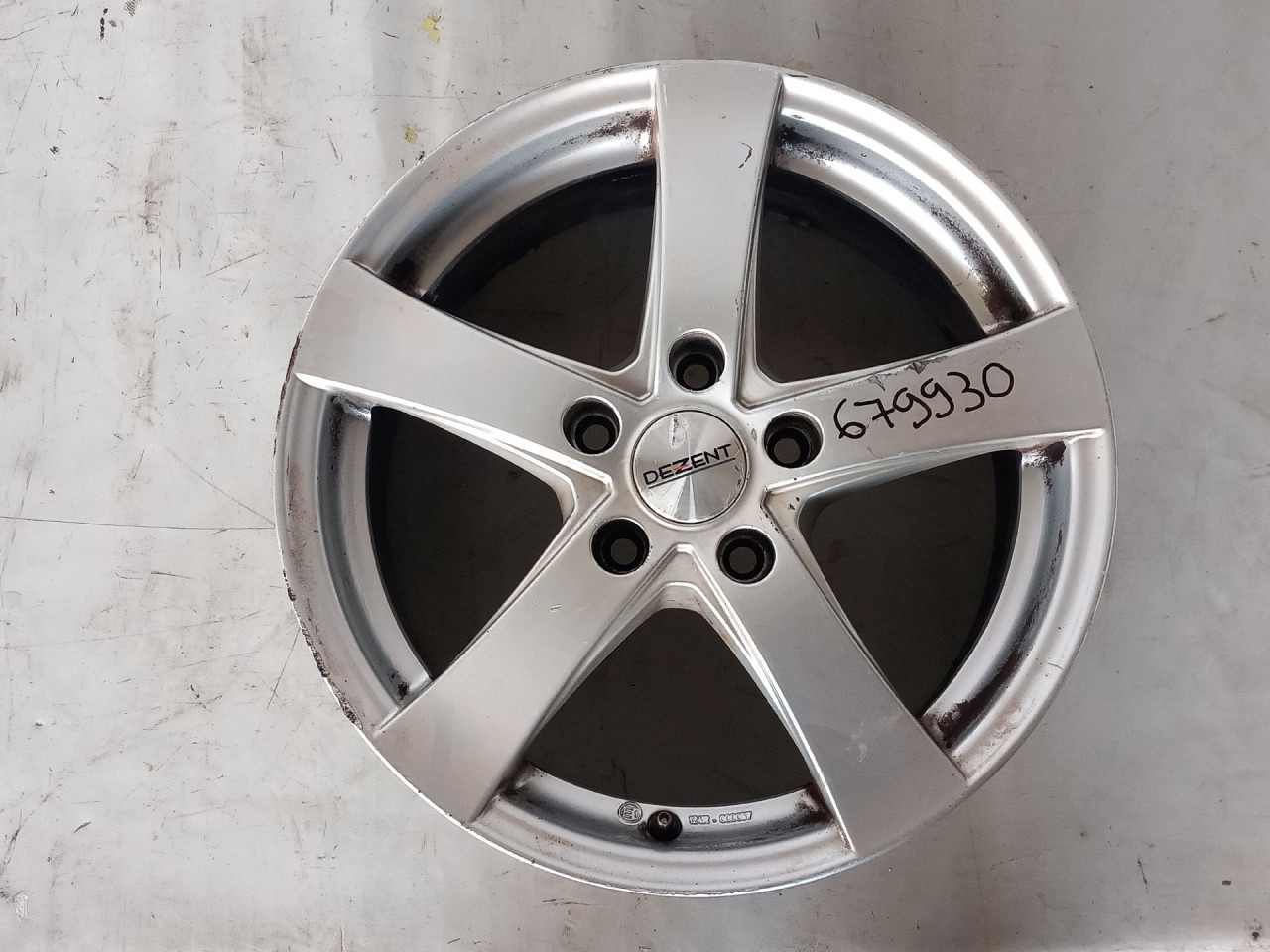DIJELOVI FELGE VW PASSAT B7 > 10-14 124R-000057