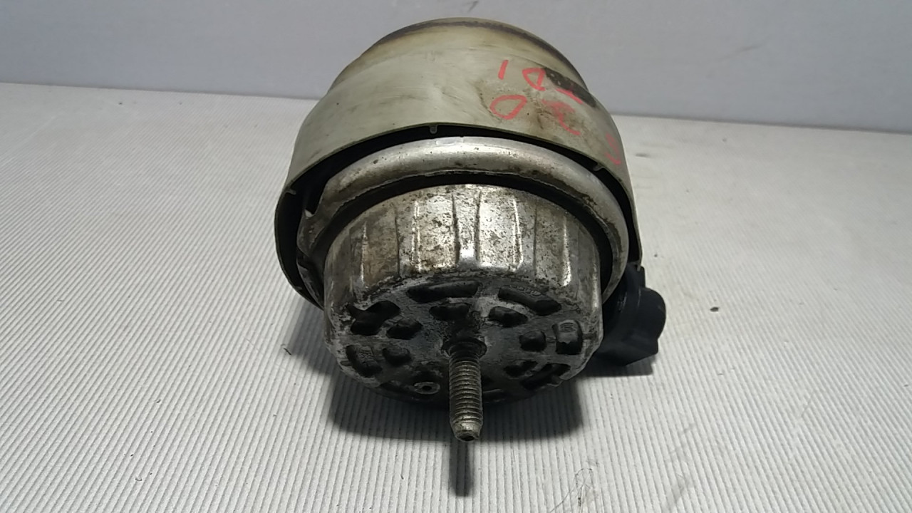 DIJELOVI NOSAC MOTORA AUDI A6 > 04-08 4F0199382M