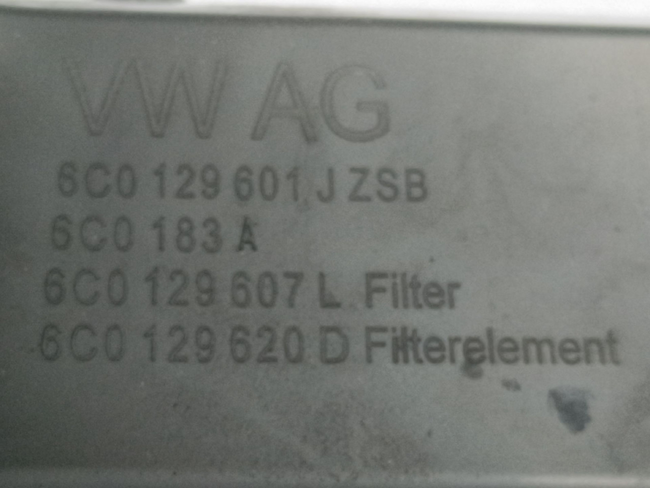 KUCISTE FILTERA ZRAKA SKODA FABIA > 14- 6C0129601J