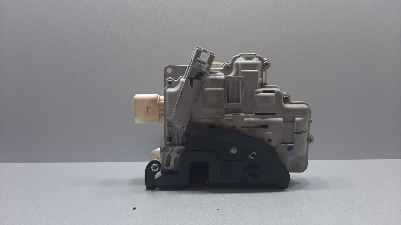 BRAVA VRATA VW PASSAT B6 > 05-10 3C4839016A