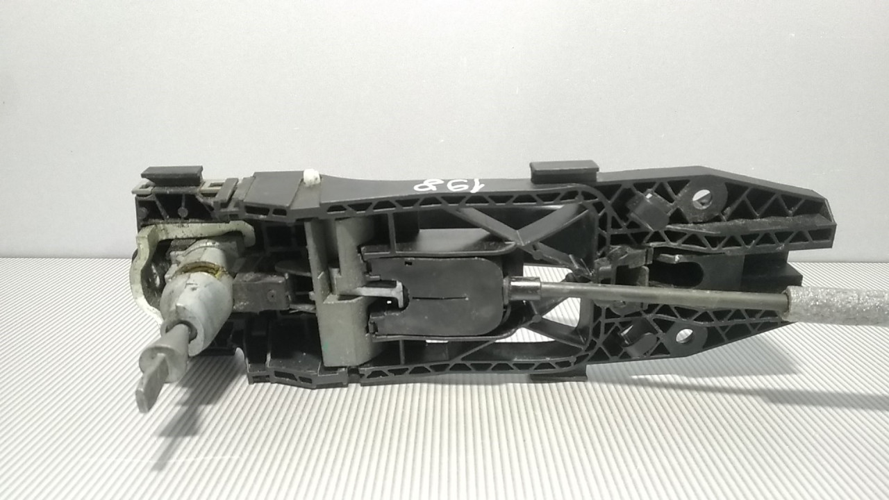 DIJELOVI RUCKA VRATA VW POLO > 09-14 5N0837885H