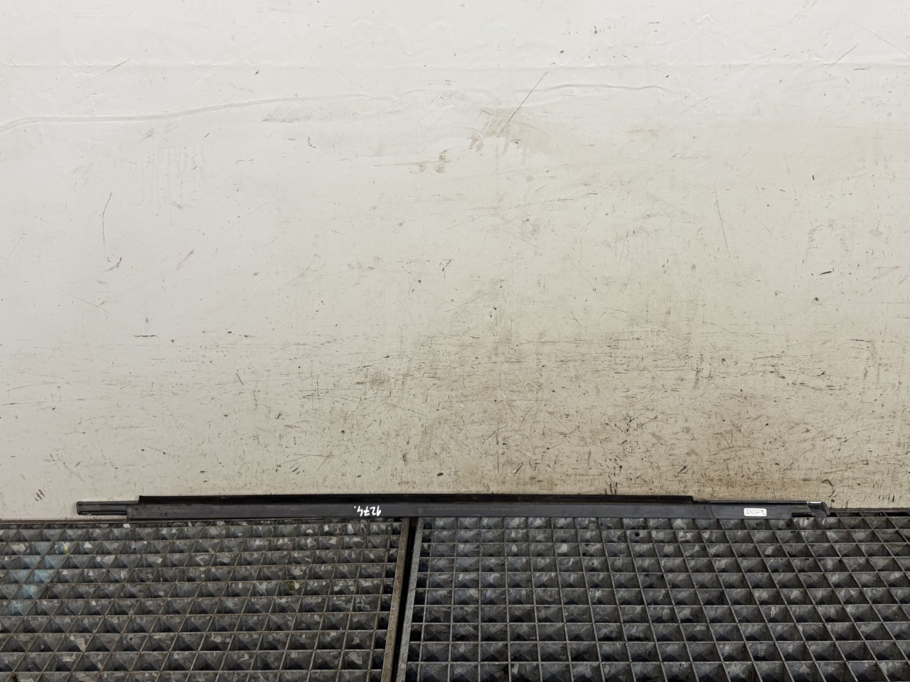 DIJELOVI LAJSNA VW TIGUAN > 11-15 2.0 5N0837475E