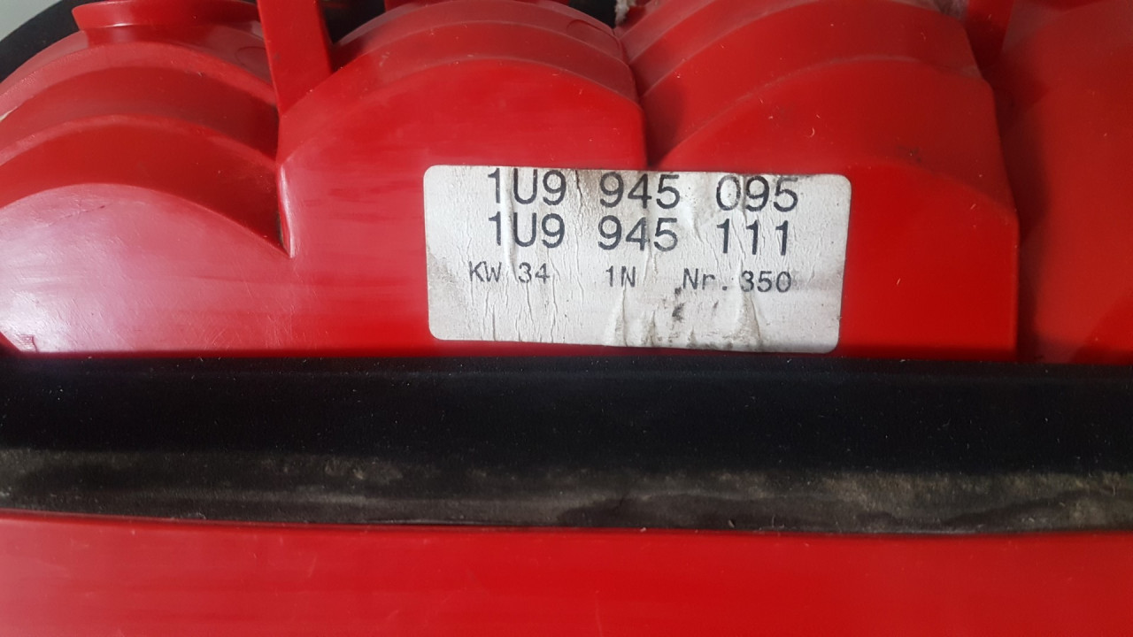 STOP SVJETLO SKODA OCTAVIA > 00-04 1U9945095