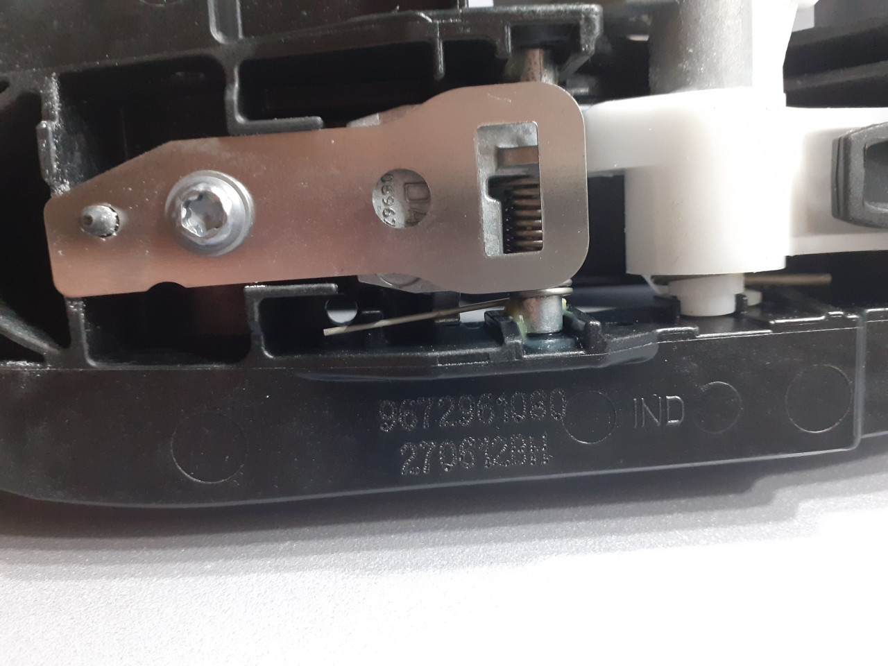 RUCKA VRATA PEUGEOT 308 > 11-13 9672961080