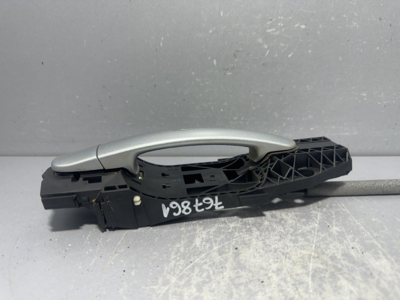 DIJELOVI RUCKA VRATA VW UP > 12-16 5N0839885H