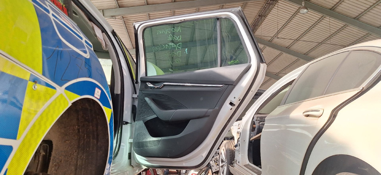 DIJELOVI VRATA SKODA OCTAVIA > 19- 2.0